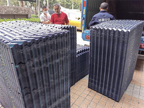 橫流封閉式冷卻塔漏水該如何處理