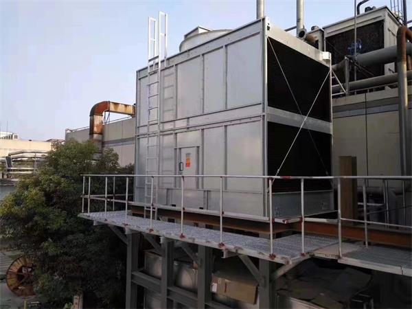 工業(yè)冷卻塔中的水溫越來越高怎么辦(冷卻塔出水溫度高怎么辦)